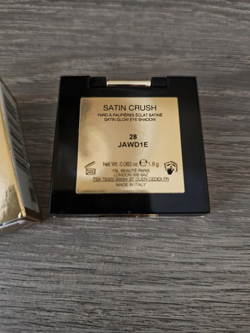 YSL Satin Crush Eyeshadow #28 Jawd1E – Uncomforming Taupe Metallic NEW